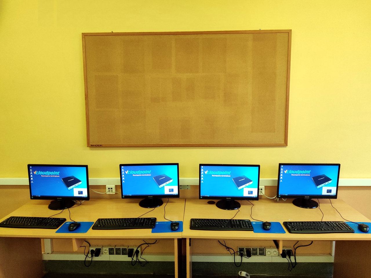 Terminale komputerowe - pracownia informatyczna w Taczanowie
